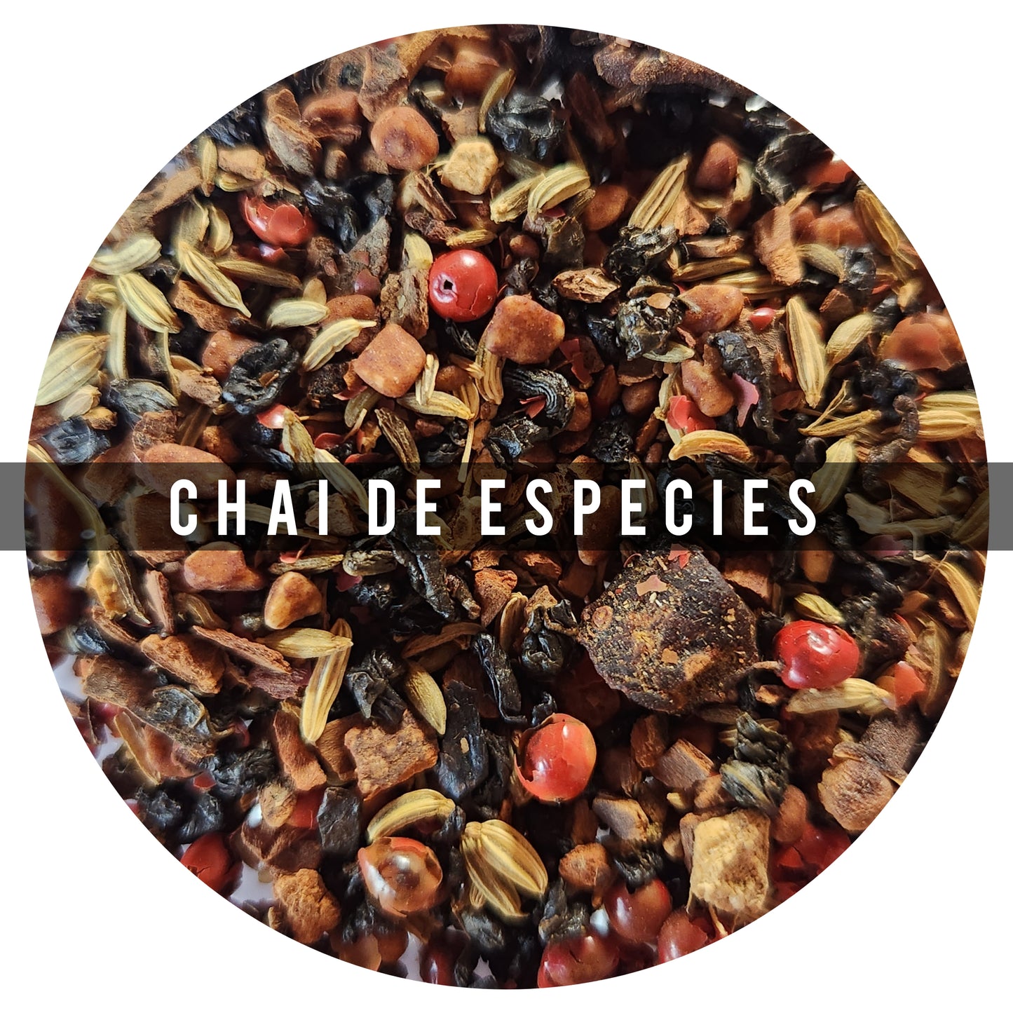 Chai de especies 100g: Nuestro chai de especies esta sobre una base de té verde, clavos de olor y canela,
se sabe por décadas que él té verde tiene numerosos beneficios para tu salud, excelente antioxidante, energizante,