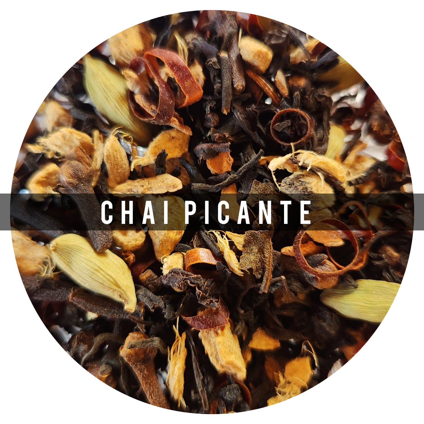 Chai Picante 100g: ¡Si te gusta lo picante, este chai lo amaras! Ideal para cuando te encuentras resfriado o con problemas respiratorios 
Ingredientes :Te Negro, Jengibre, Clavo, Pimi