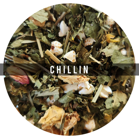 Chillin 70g: Mezcla creada para calmar, relajación y para calmar pensamientos ansiosos.
Ingredientes 
Hojas de Fresas, Hojas de Cáñamo, manzanilla, bálsamo, trigo, limoncillo, ros