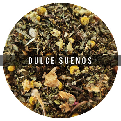 Dulce sueños: Una delicada infusión herbal que combina la suavidad de la manzanilla con notas frescas de menta y hierba melisa, una taza cálida y reconfortante.
Ingredientes: Manzanilla · Valeriana · Pasiflora · Melisa (hierba melisa) · Menta · Pétalos de